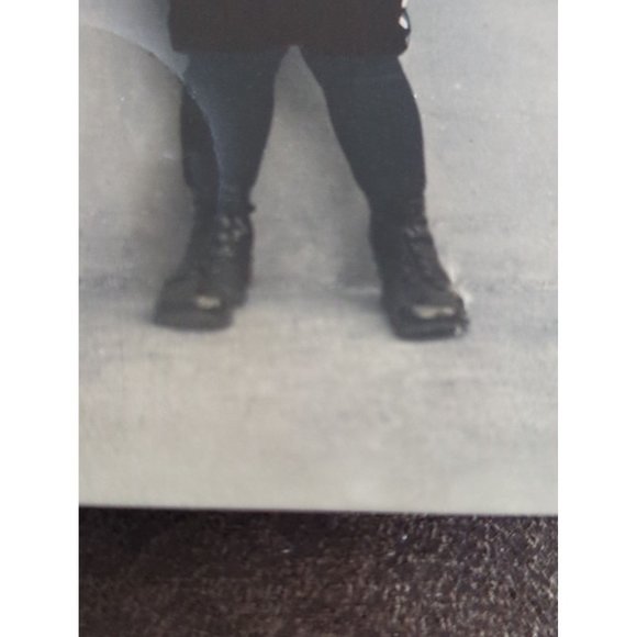 RPPC Cute Dutch Girl with Flowers Colorized Small Art 1924 Torn Stamp 98 Years - Picture 4 of 9